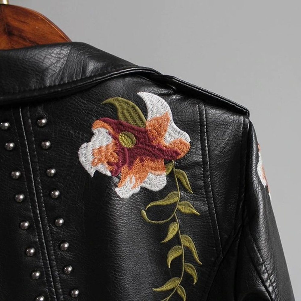 Beautiful Embroiderd Leather Jacket - Picture 4 of 10